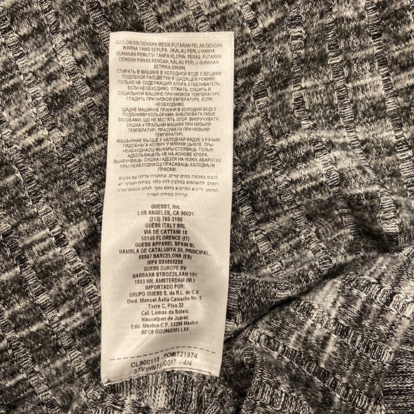 GUESS Off the Shoulder Grey Sweater, Size Small (in NEW condition) - Picture 4 of 6